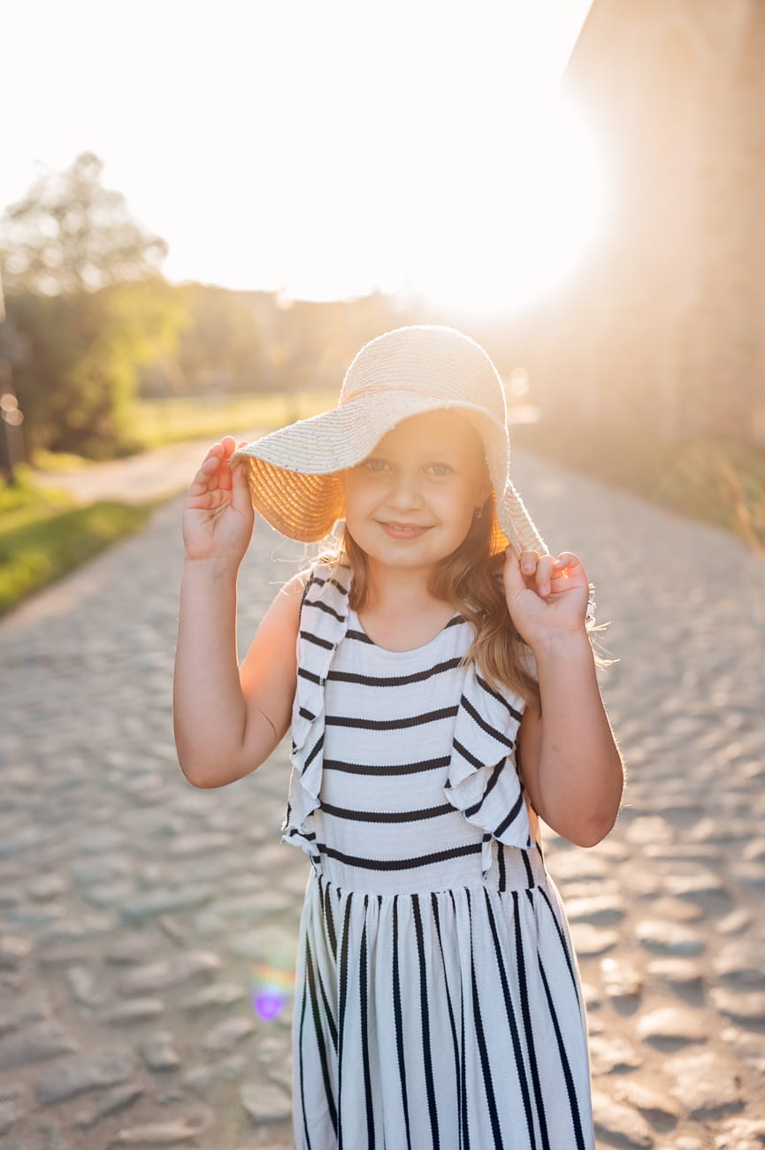 Portret dziewczynki sesja rodzinna w plenerze Gdynia