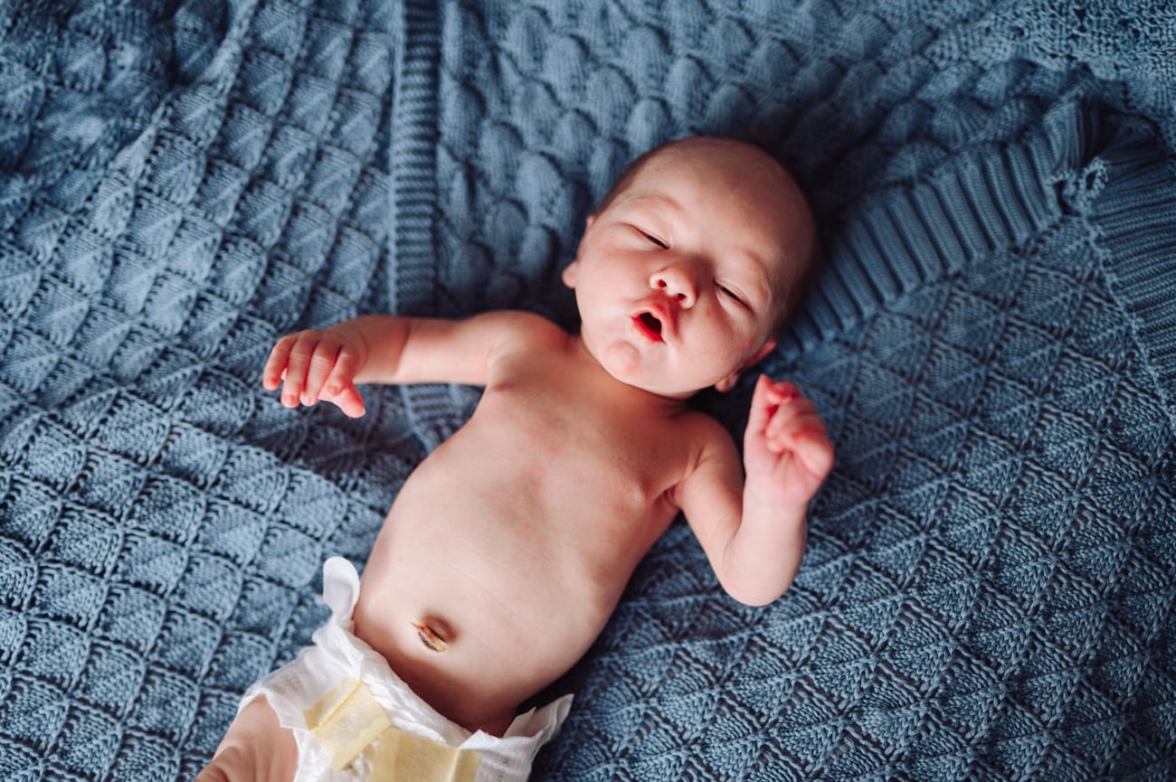 Noworodek portret sesja noworodkowa lifestyle Gdynia