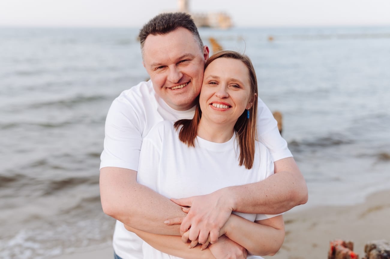 Portret rodziców sesja rodzinna na plaży Gdynia