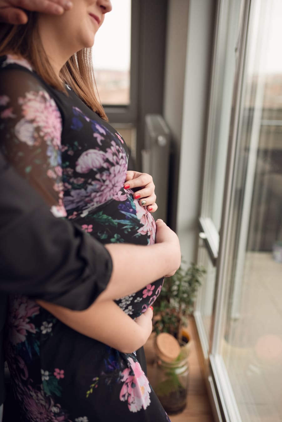 Szczęśliwa para sesja ciążowa w domu Gdańsk