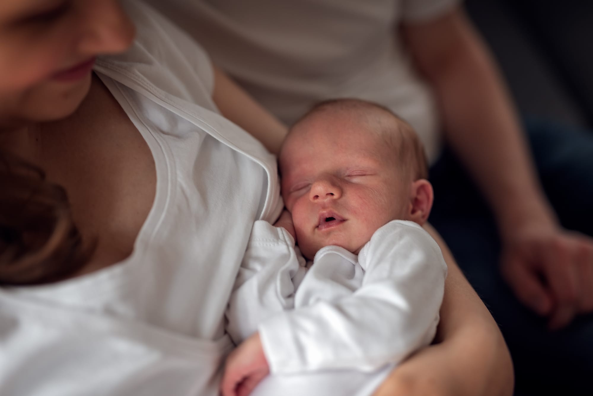 Mama tuli noworodka sesja noworodkowa lifestyle