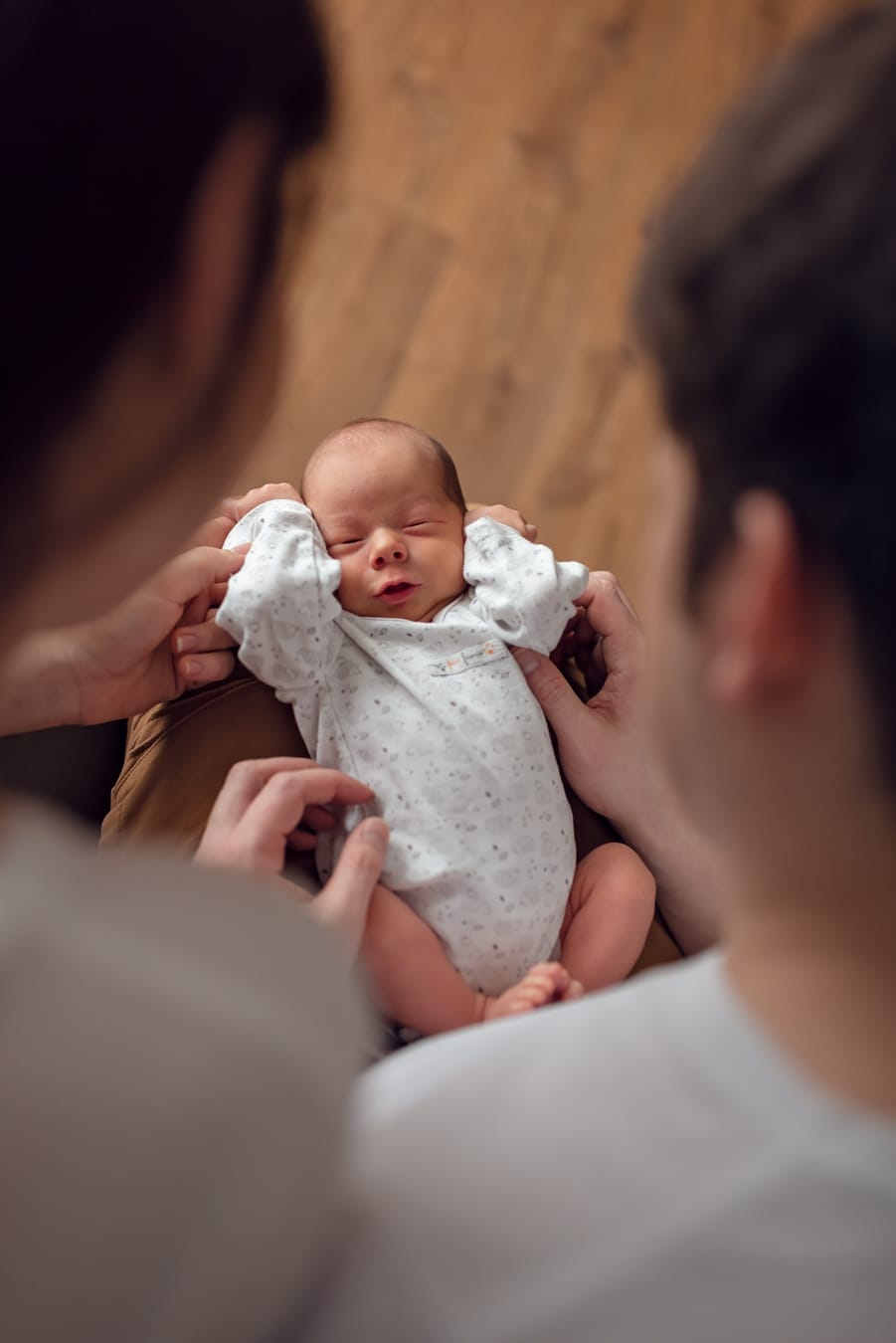 Noworodek przeciąga się sesja w pierwszych dniach życia