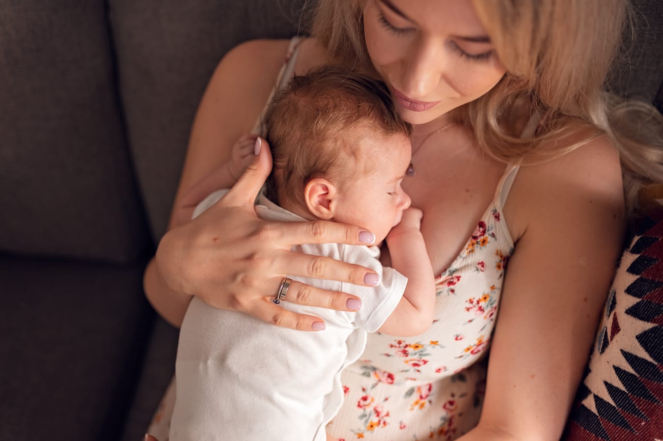 Mama tuli niemowlę sesja niemowlęca w domu Gdańsk