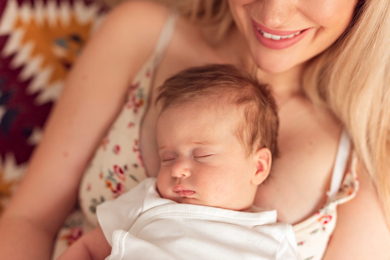 Mama z niemowlęciem naturalne światło sesja Gdańsk