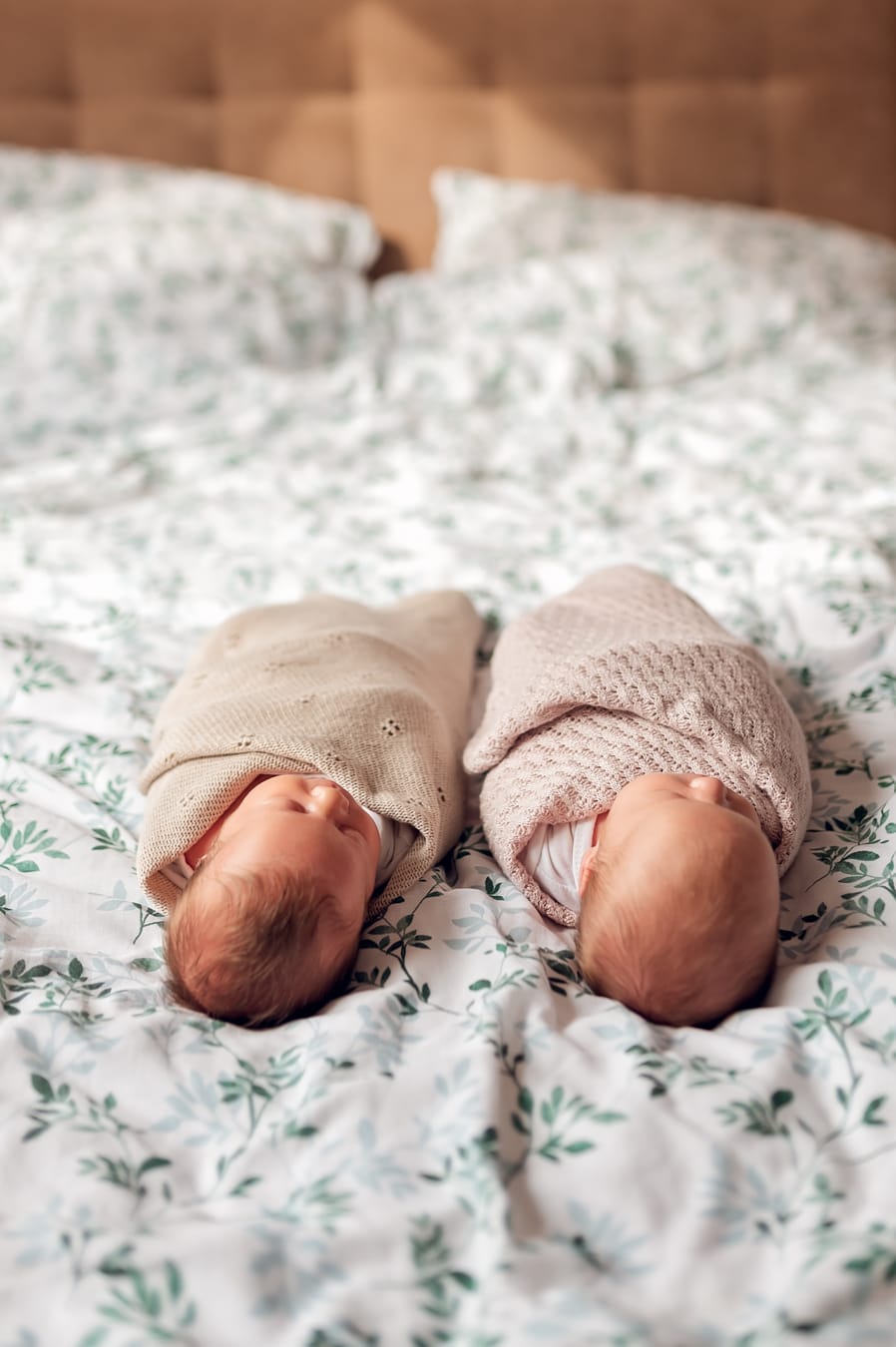 Zdjęcie z sesji noworodkowej bliźniaków w Gdyni