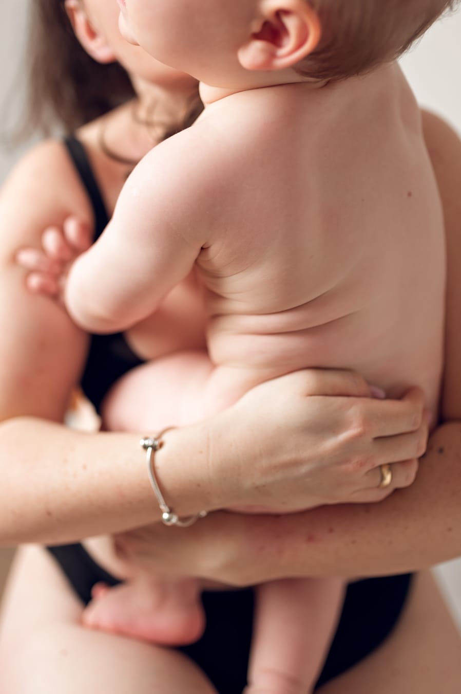 Zdjęcie domowej sesji skin to skin w Gdyni