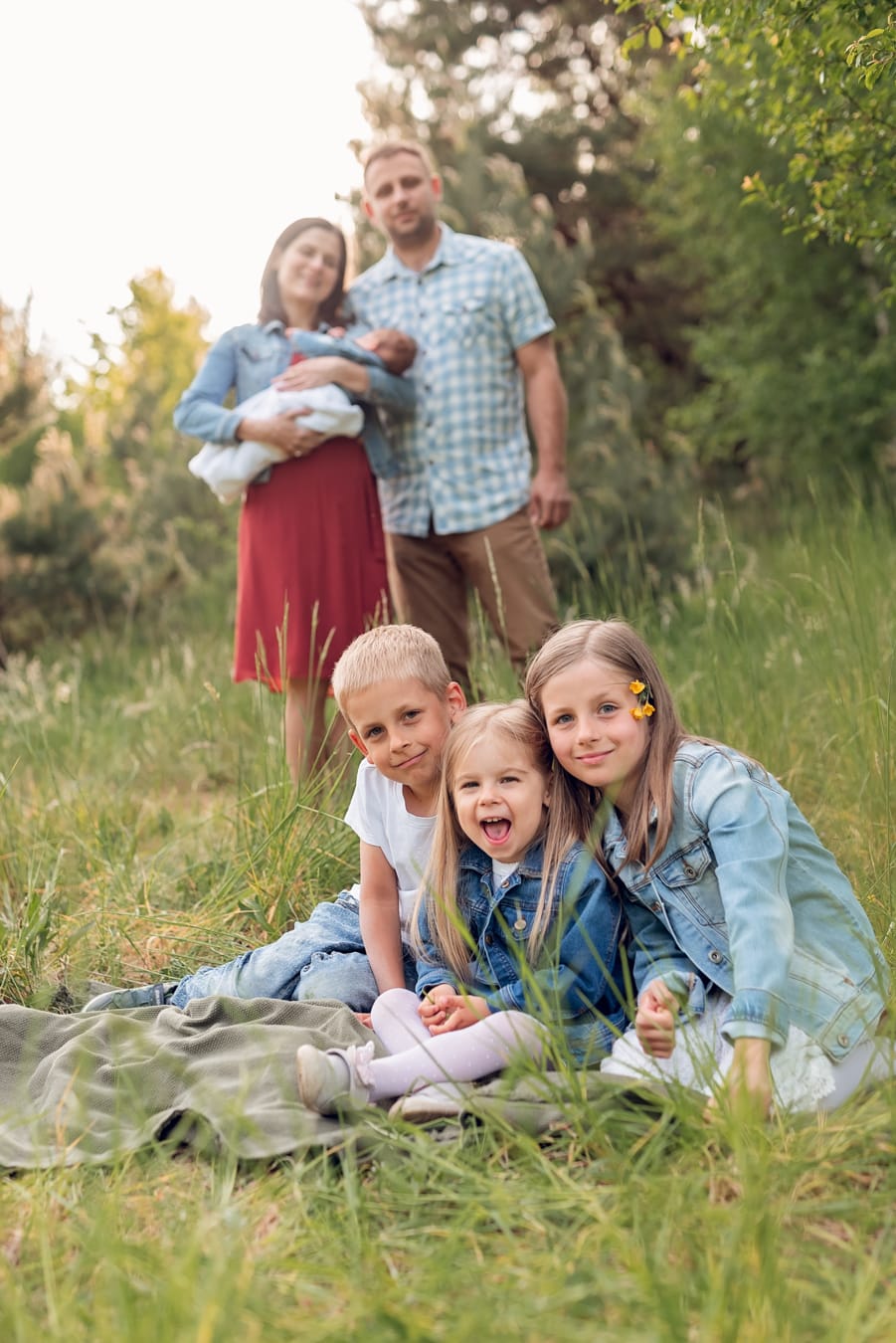 Rodzinna sesja noworodkowa w plenerze, rodzina wielodzietna, Trójmiasto