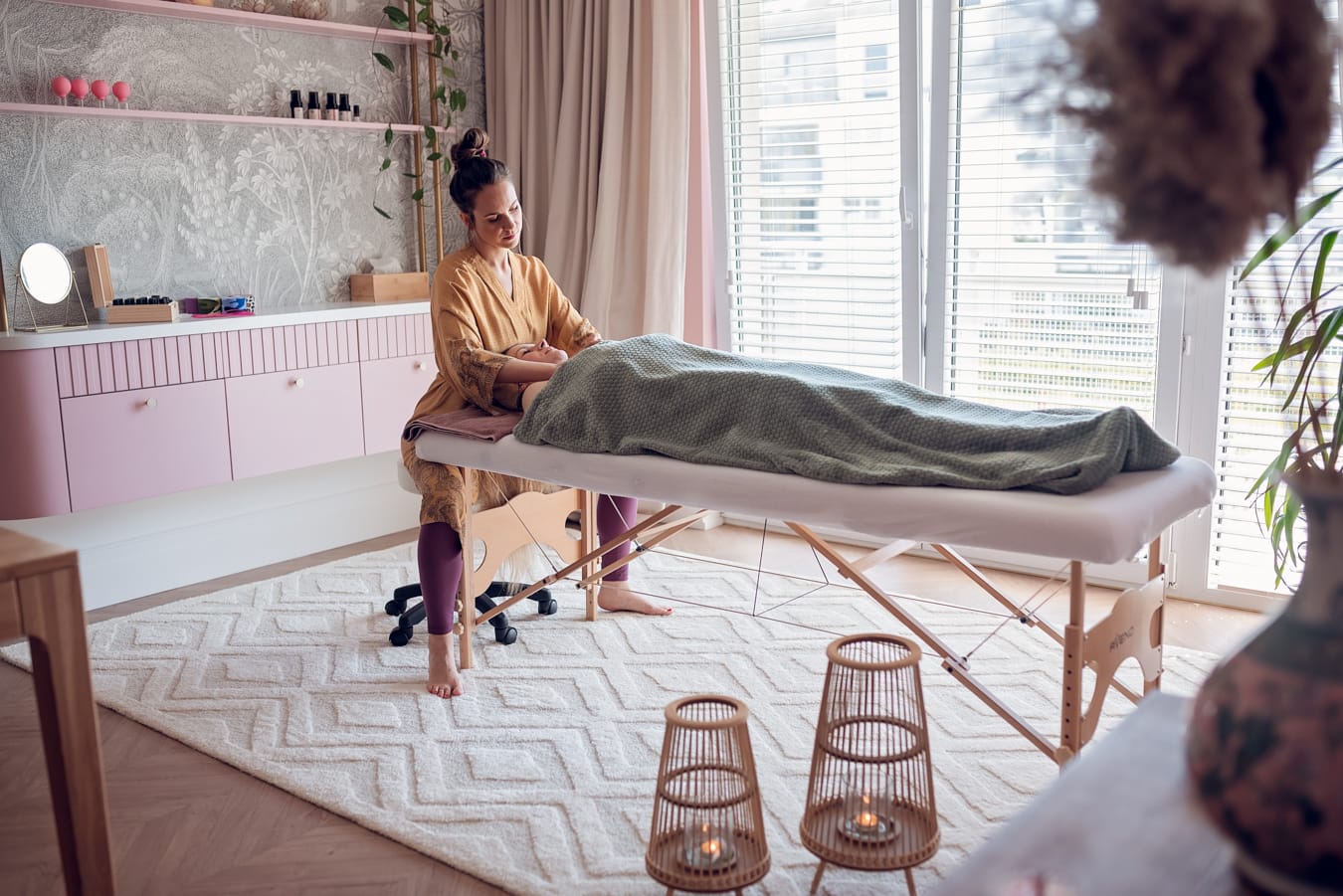 Harmonia i profesjonalizm w naturalnej sesji wizerunkowej terapeuty
