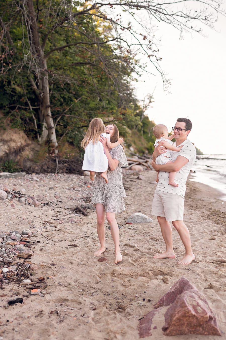 Rodzina na plaży sesja rodzinna nad morzem Gdynia