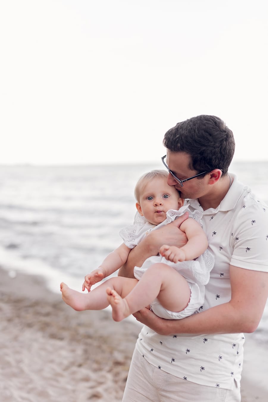Tata z córką sesja rodzinna na plaży Gdynia