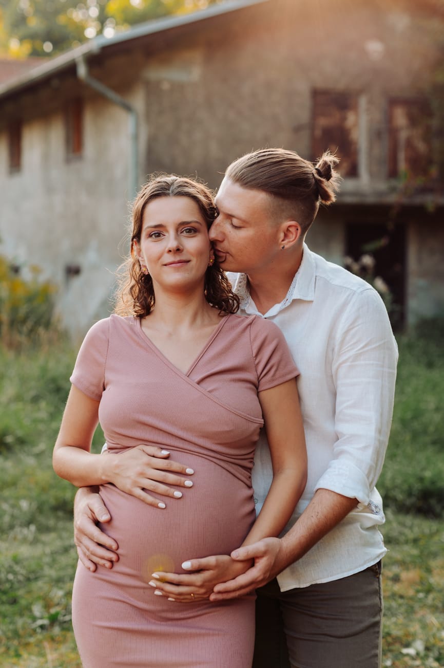 Portret pary zachód słońca sesja ciążowa Gdynia
