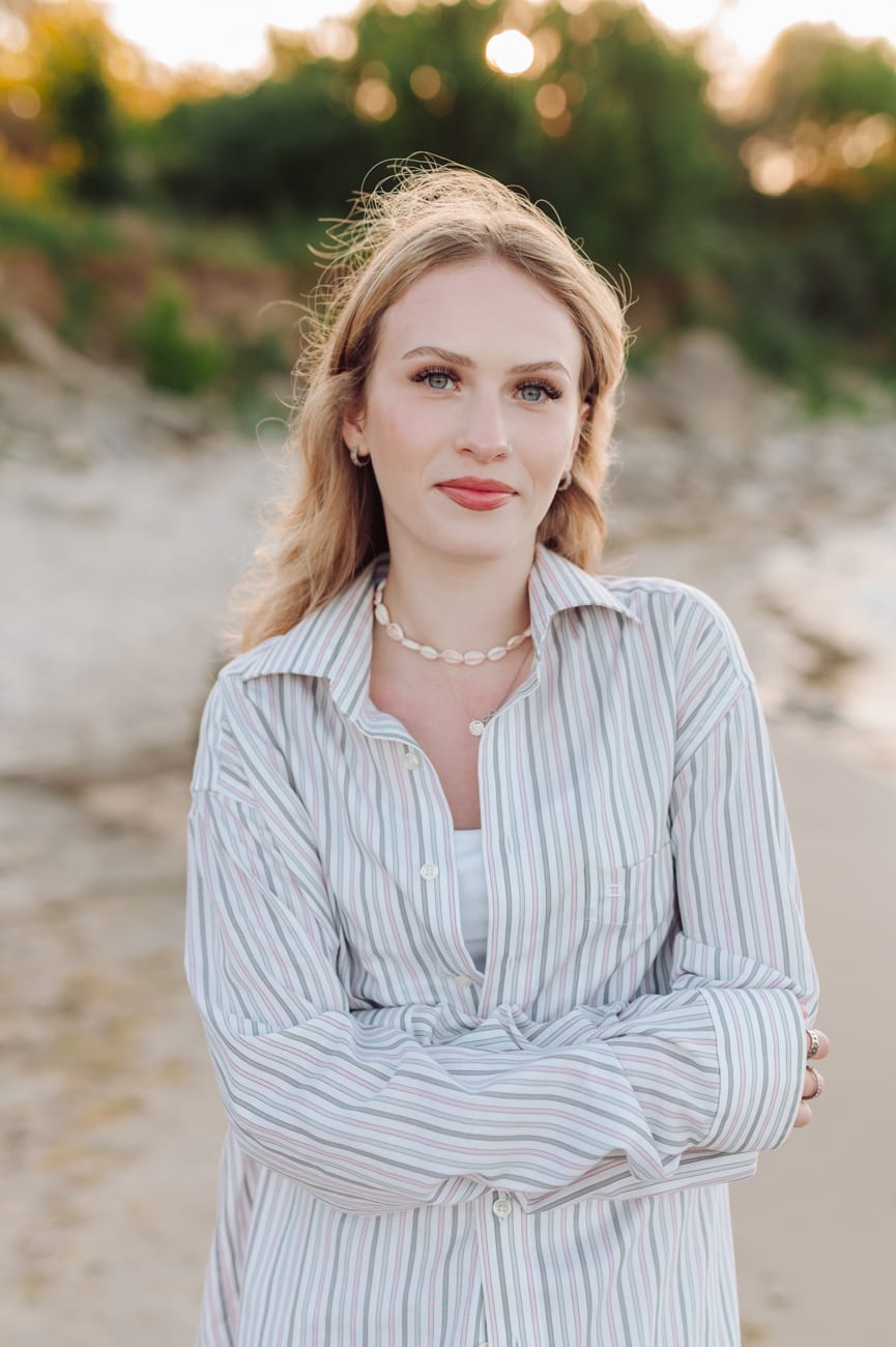 Portret nastolatki na plaży sesja rodzinna Gdynia