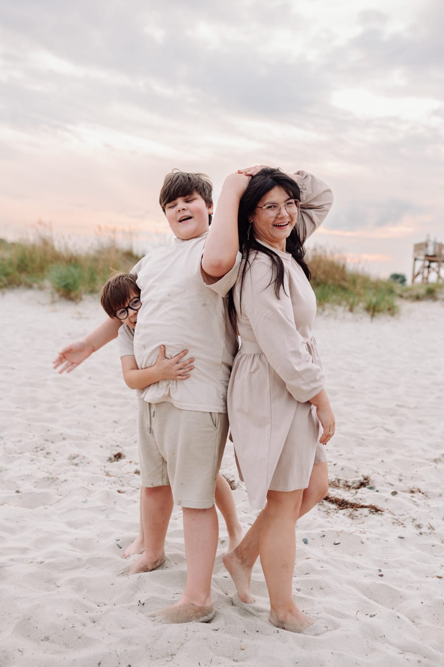 Nastolatek na plaży portret sesja rodzinna Trójmiasto