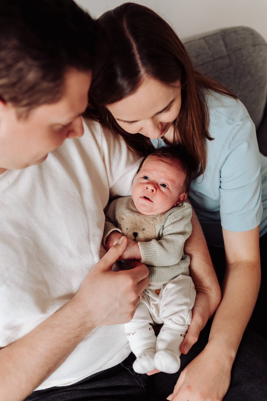 Sesja noworodkowa lifestyle w domu z rodzicami Trójmiasto