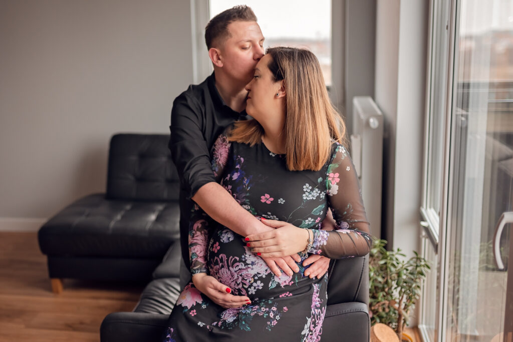 W oczekiwaniu na pierwsze dziecko, sesja ciążowa Gdańsk.