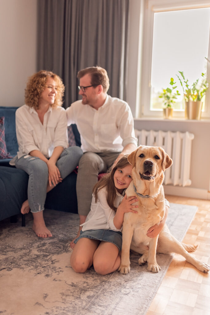 Rodzinna sesja zdjęciowa w domu z psem, Gdańsk Gdynia Sopor