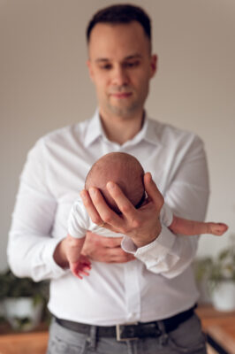 Sesja fotograficzna z noworodkiem i trzylatkiem w domowym zaciszu w Gdyni