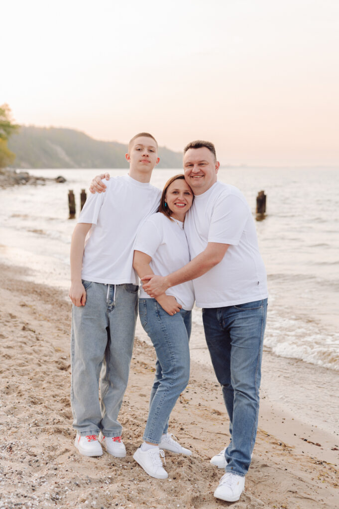 Portret rodziców ze swoim dorosłym synem.